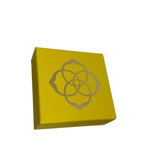 Kendra Scott Pink Elisa Necklace - Picture 2 of 5